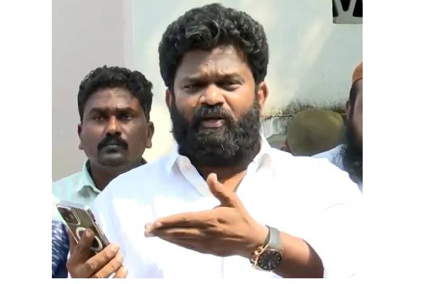 ఇంతకీ బోరుగడ్డ వైసీపీనా ? కాదా?