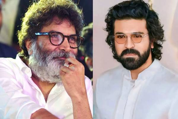చ‌ర‌ణ్‌, త్రివిక్ర‌మ్‌.. ‘బ్యాన‌ర్‌’ గొడ‌వ‌?!