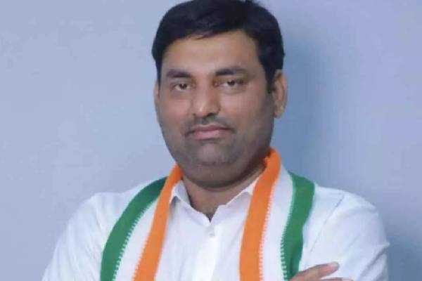 కాంగ్రెస్‌లో అందరూ అంతే – మరోసారి అనిరుథ్ రెడ్డి రచ్చ !