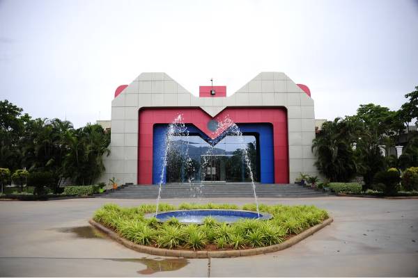 మోహన్ బాబు యూనివర్శిటీ విద్యార్థులకు డబ్బులు వెనక్కి ఇచ్చేసిందా?