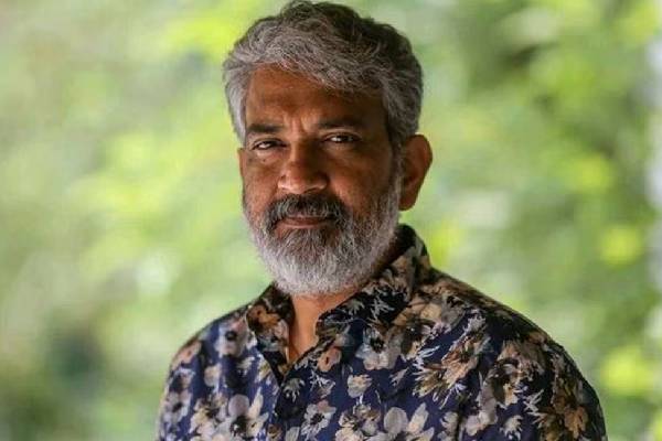 రాజమౌళిని వాడేసుకుంటున్న రాజకీయం