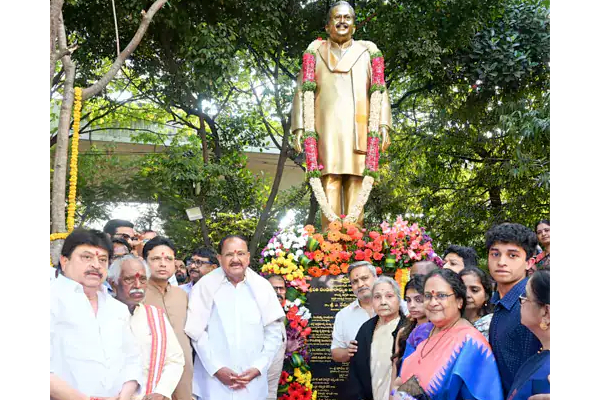SPB విగ్ర‌హావిష్క‌ర‌ణ‌…. స్టార్స్ మిస్సింగ్‌