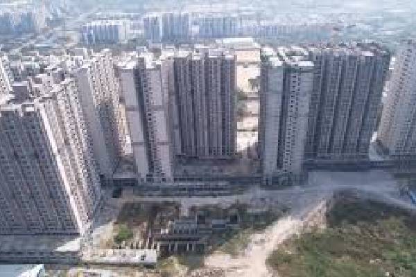 ఎల్బీనగర్ సీరీస్ భూముల్లో రియల్ ఎస్టేట్ ఎవరి పని ?