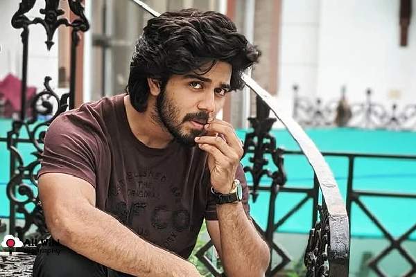 త్రివిక్ర‌మ్ టైటిల్.. అటు వెళ్లిందా?